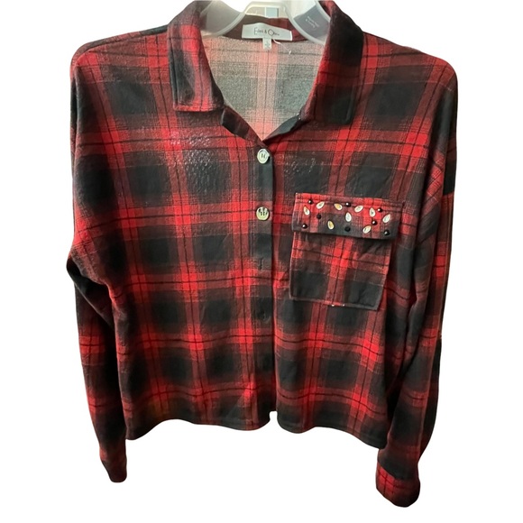 Eden & Olivia Tops - Eden & Olivia button down shirt size L